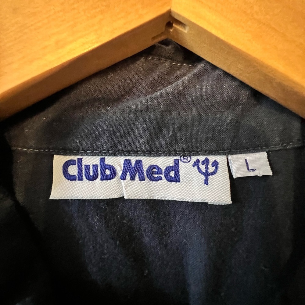 Club Med Hawaiian Button Down Shirt - Picture 4 of 5